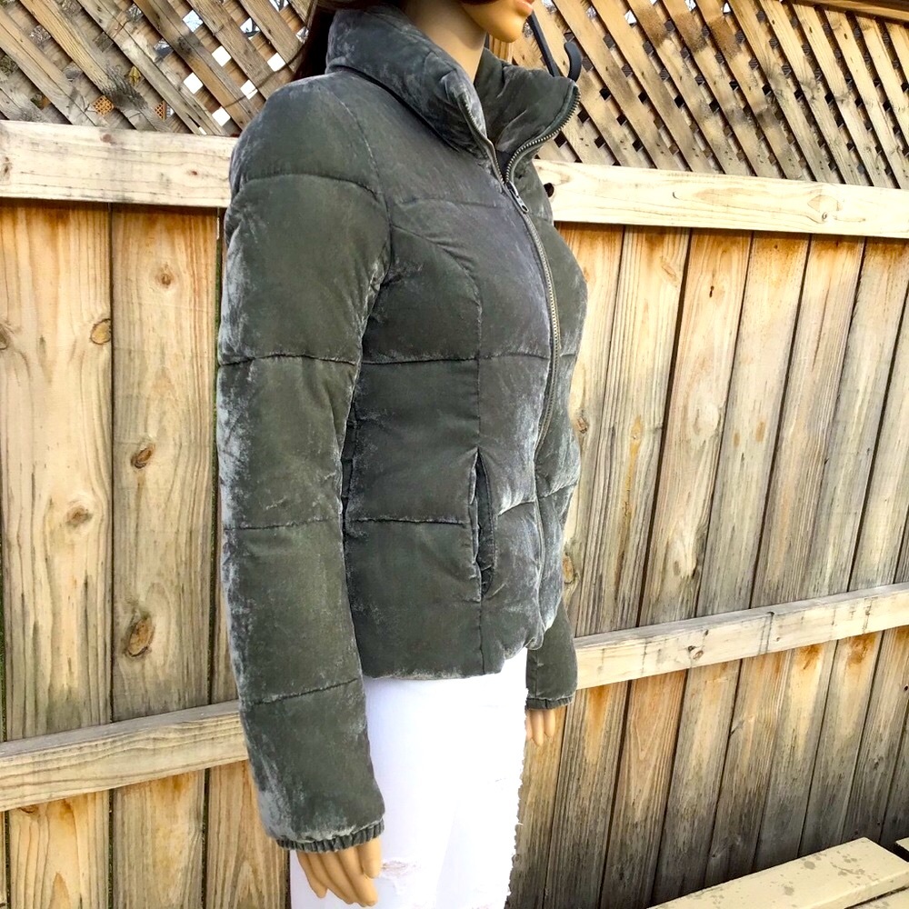 ABERCROMBIE & FITCH WIND RESISTANT VELVET PUFFER COAT - LIKE NEW-S,XS - Picture 11 of 11